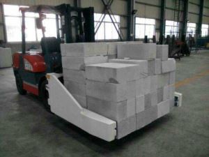 المشبك كتلة خرسانية