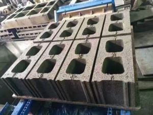 آلة تصنيع البلوك الخرساني المجوف